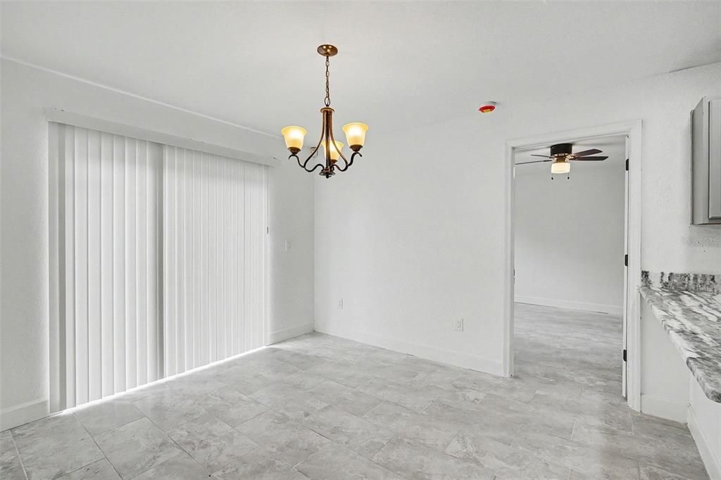 For Rent: $1,900 (3 beds, 2 baths, 1245 Square Feet)
