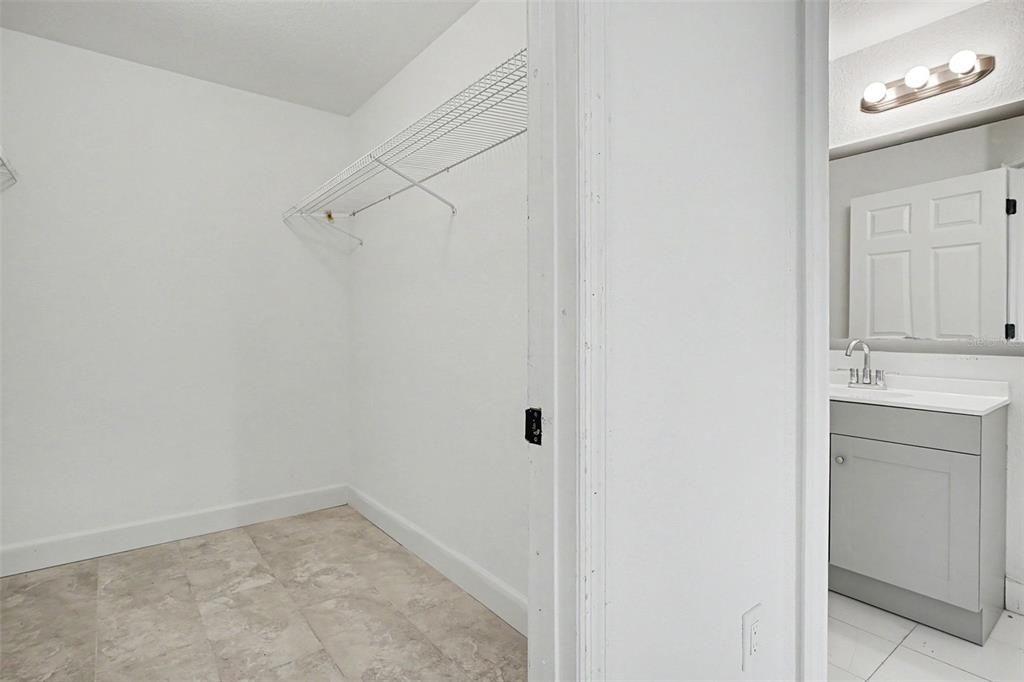 For Rent: $1,900 (3 beds, 2 baths, 1245 Square Feet)