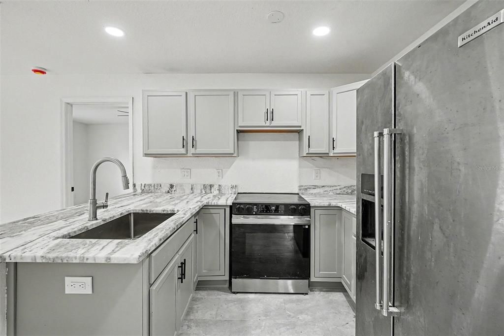 For Rent: $1,900 (3 beds, 2 baths, 1245 Square Feet)