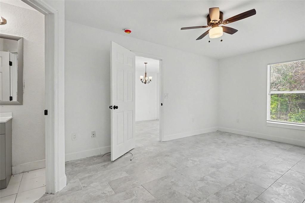 For Rent: $1,900 (3 beds, 2 baths, 1245 Square Feet)