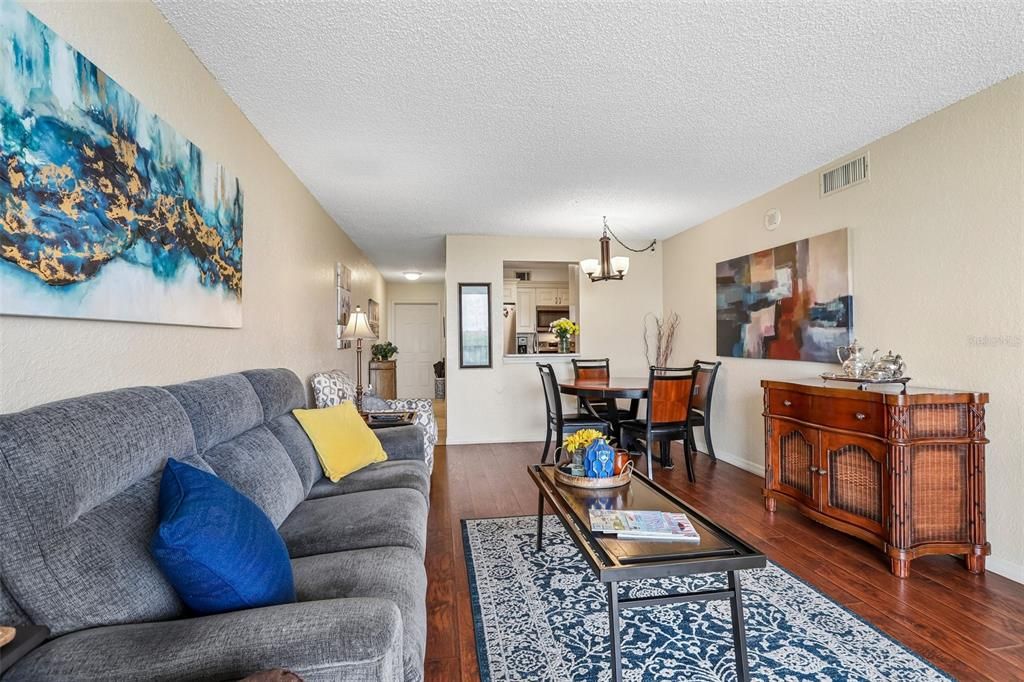 For Sale: $239,900 (3 beds, 2 baths, 1065 Square Feet)