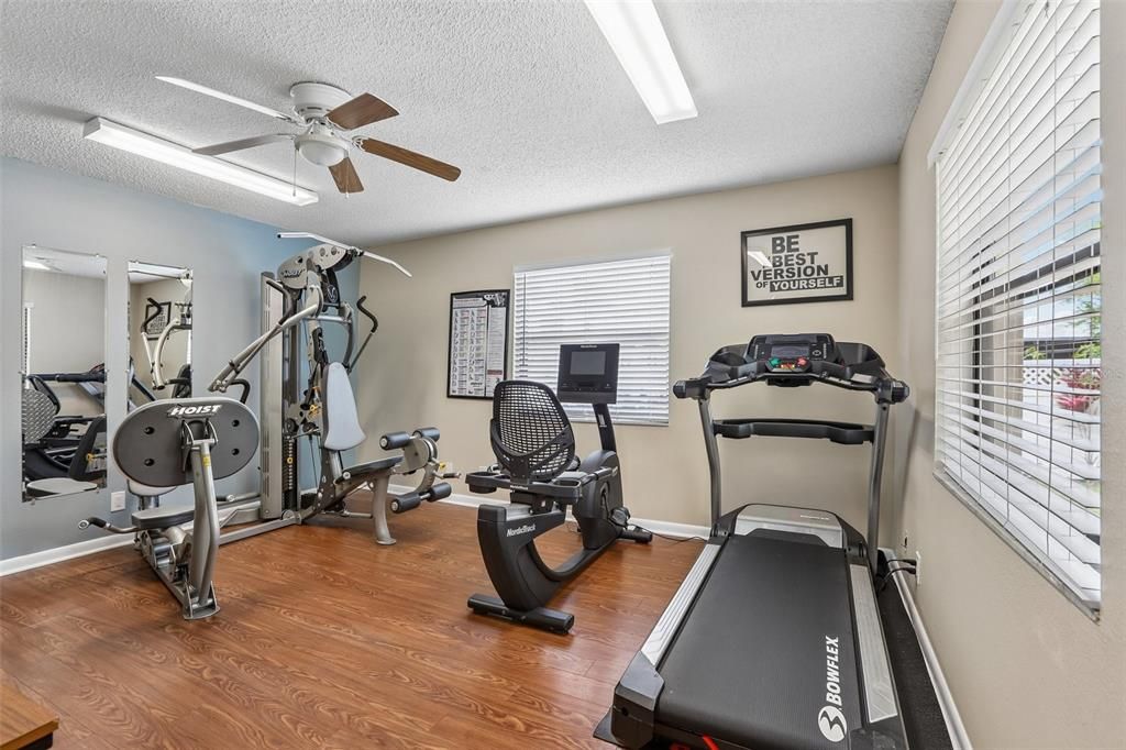 For Sale: $239,900 (3 beds, 2 baths, 1065 Square Feet)