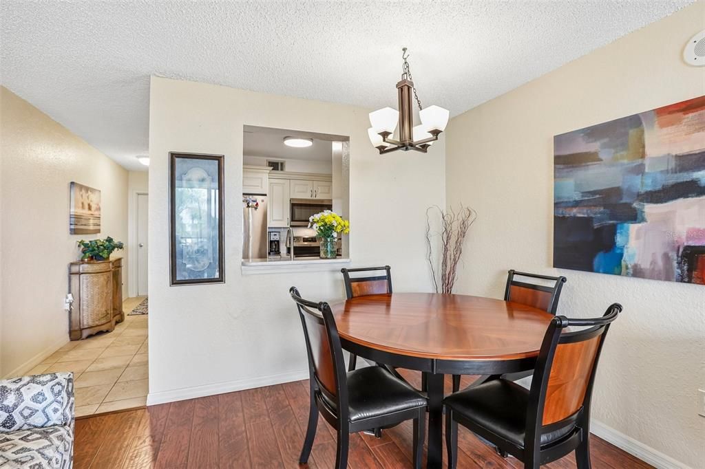 For Sale: $239,900 (3 beds, 2 baths, 1065 Square Feet)
