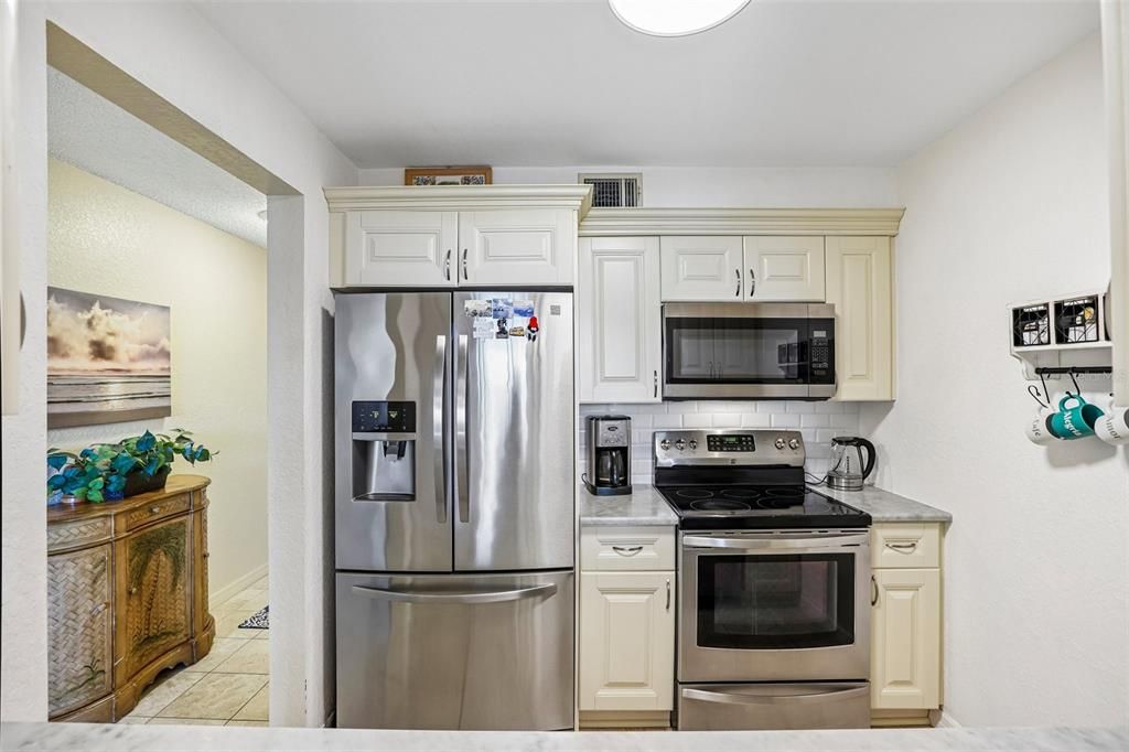For Sale: $239,900 (3 beds, 2 baths, 1065 Square Feet)