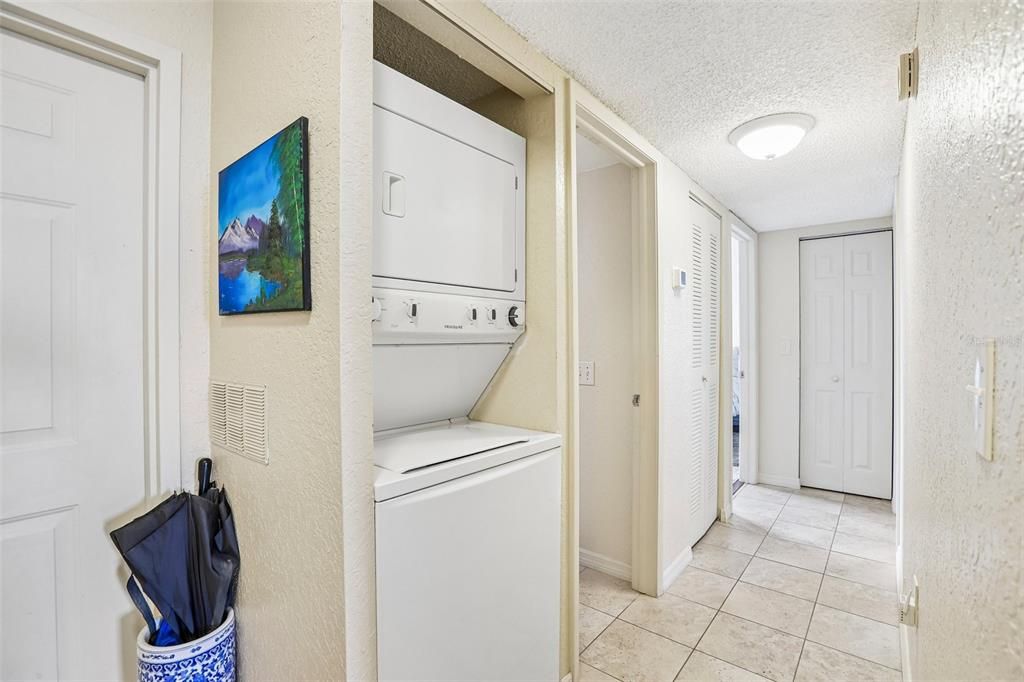 For Sale: $239,900 (3 beds, 2 baths, 1065 Square Feet)