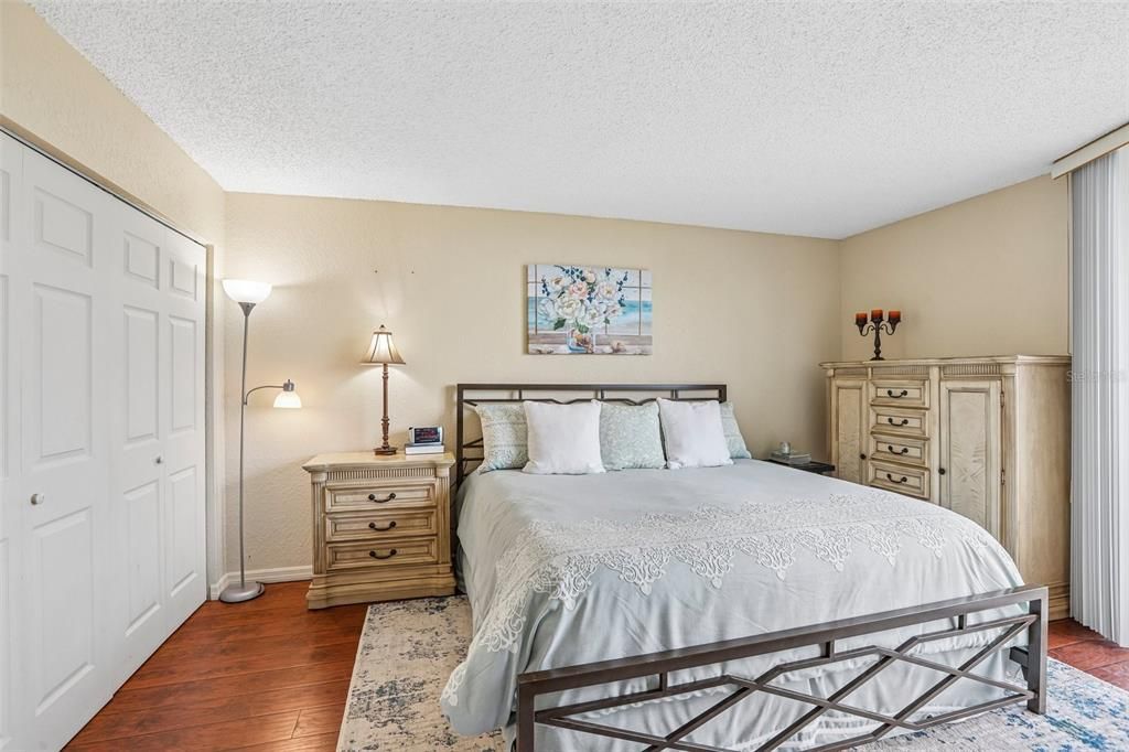For Sale: $239,900 (3 beds, 2 baths, 1065 Square Feet)