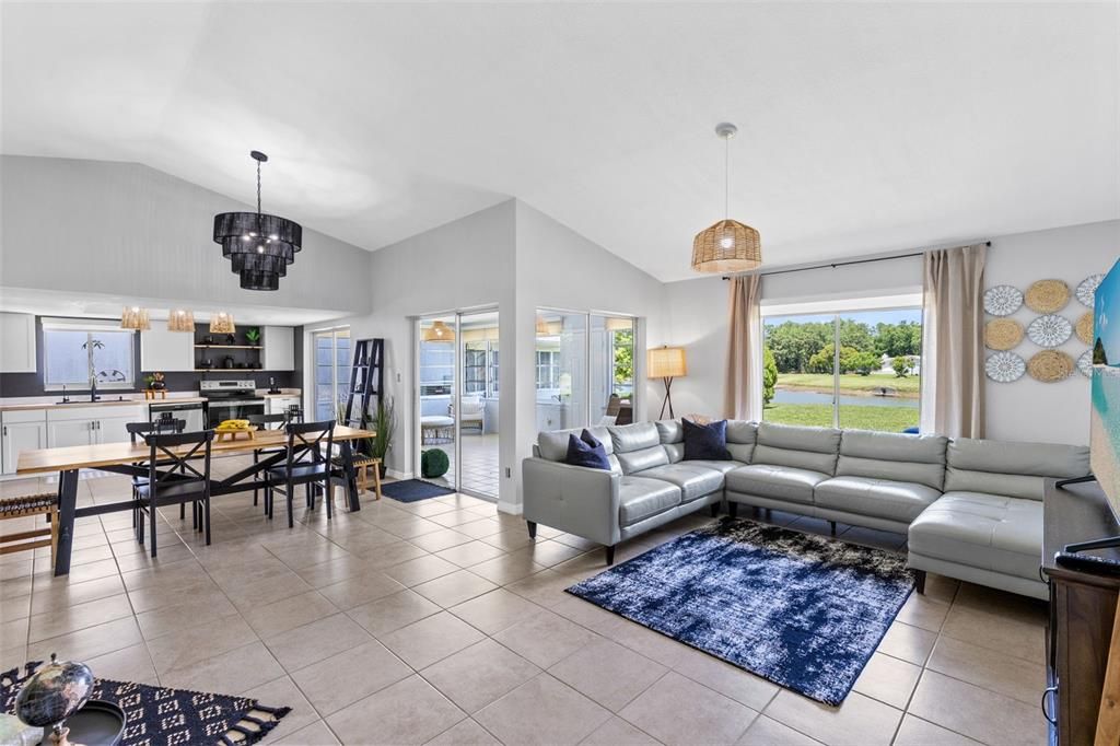 For Sale: $389,000 (2 beds, 2 baths, 1494 Square Feet)