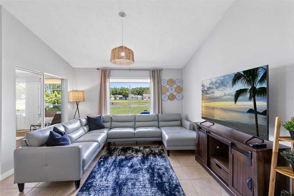For Sale: $389,000 (2 beds, 2 baths, 1494 Square Feet)