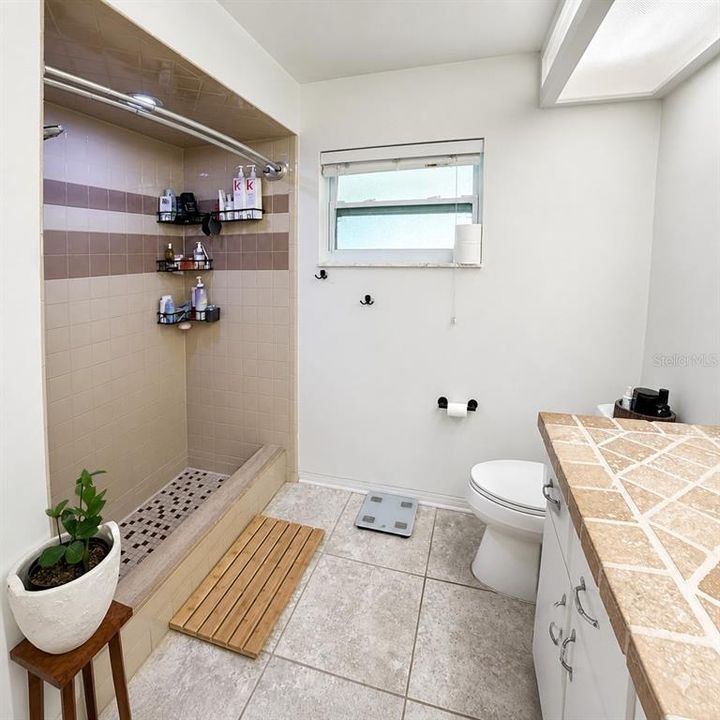 For Rent: $3,600 (2 beds, 2 baths, 1434 Square Feet)