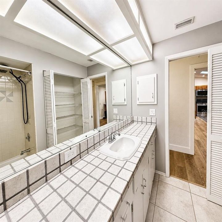 For Rent: $3,600 (2 beds, 2 baths, 1434 Square Feet)