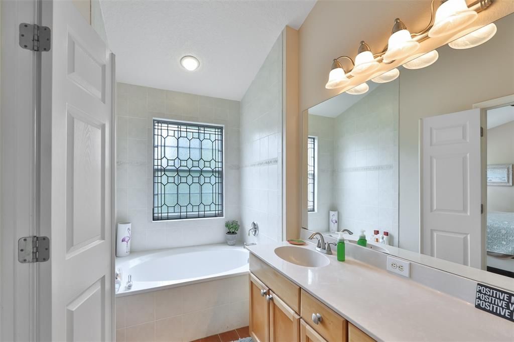 For Sale: $439,900 (3 beds, 2 baths, 1904 Square Feet)
