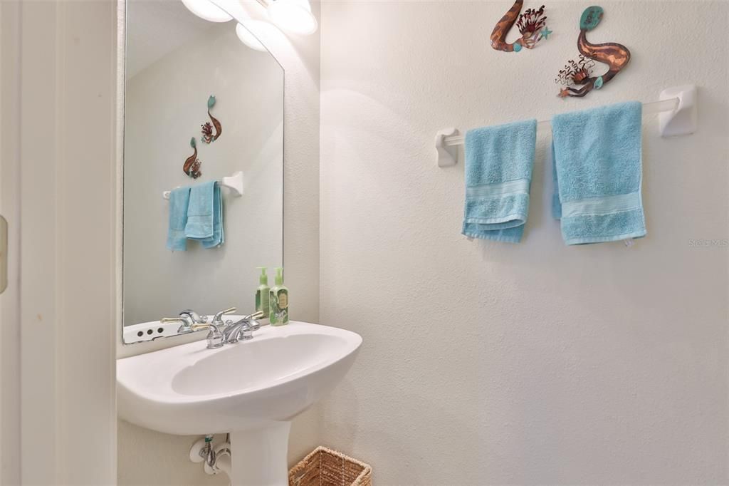 For Sale: $439,900 (3 beds, 2 baths, 1904 Square Feet)