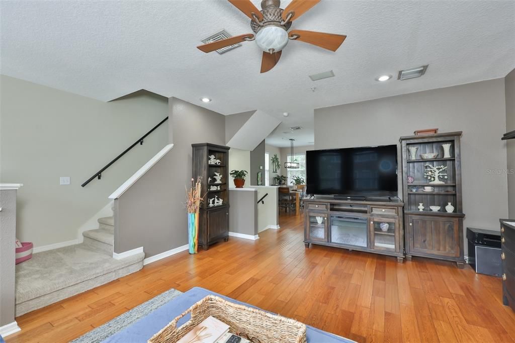 For Sale: $439,900 (3 beds, 2 baths, 1904 Square Feet)