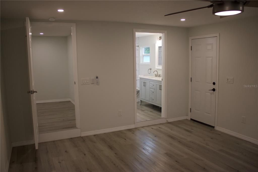 For Rent: $2,700 (3 beds, 2 baths, 1324 Square Feet)