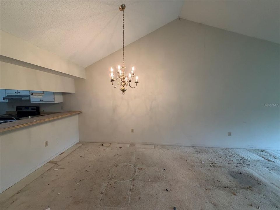 For Sale: $125,000 (2 beds, 2 baths, 1092 Square Feet)