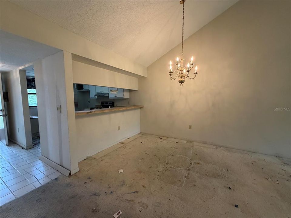 For Sale: $125,000 (2 beds, 2 baths, 1092 Square Feet)