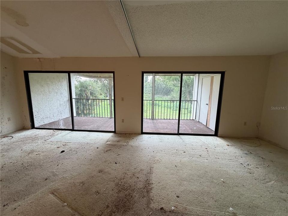 For Sale: $125,000 (2 beds, 2 baths, 1092 Square Feet)