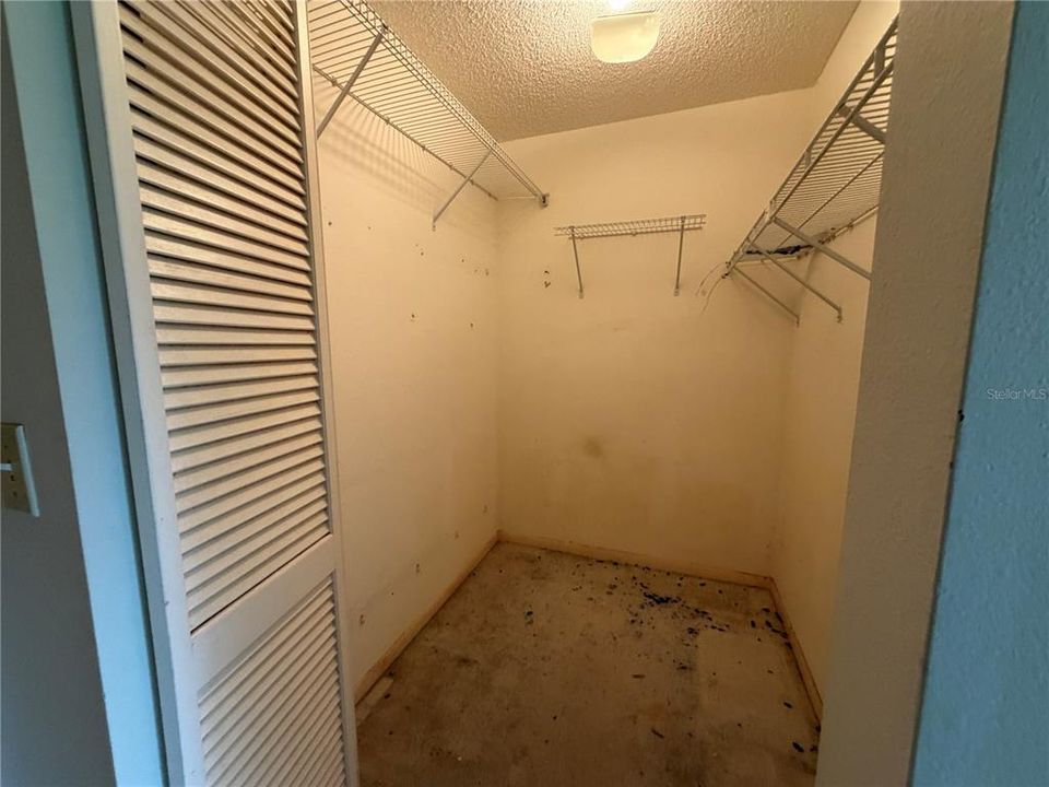 For Sale: $125,000 (2 beds, 2 baths, 1092 Square Feet)
