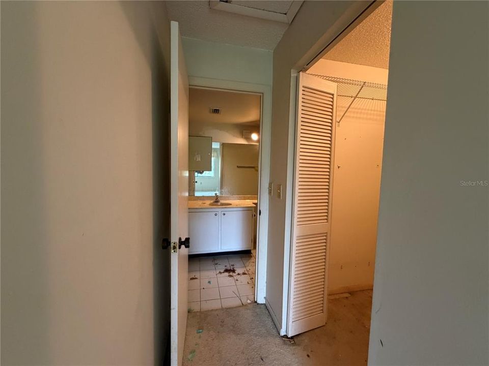 For Sale: $125,000 (2 beds, 2 baths, 1092 Square Feet)