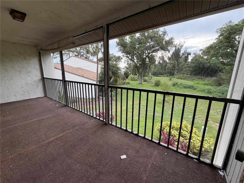 For Sale: $125,000 (2 beds, 2 baths, 1092 Square Feet)