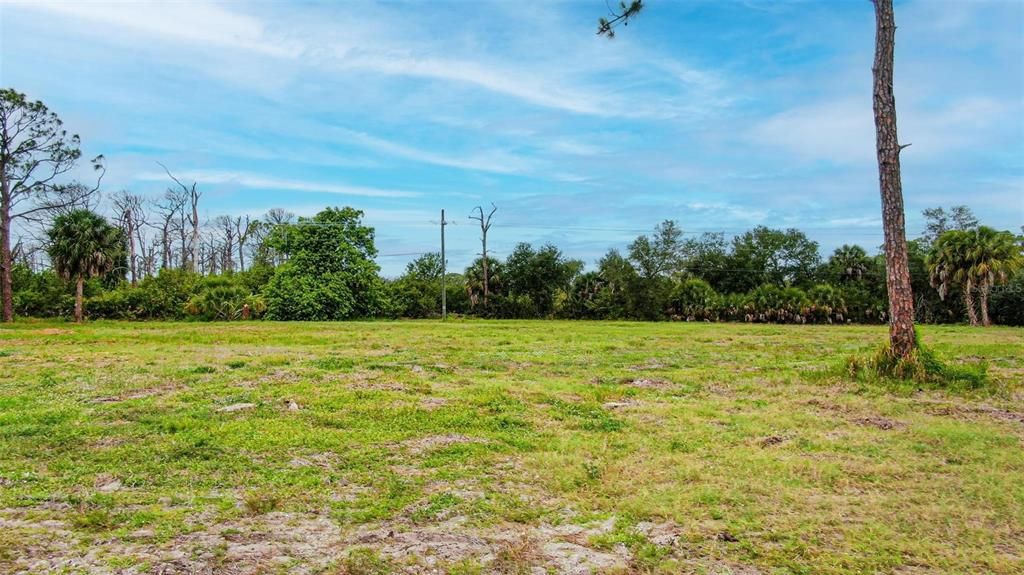 待售: $77,000 (0.33 acres)