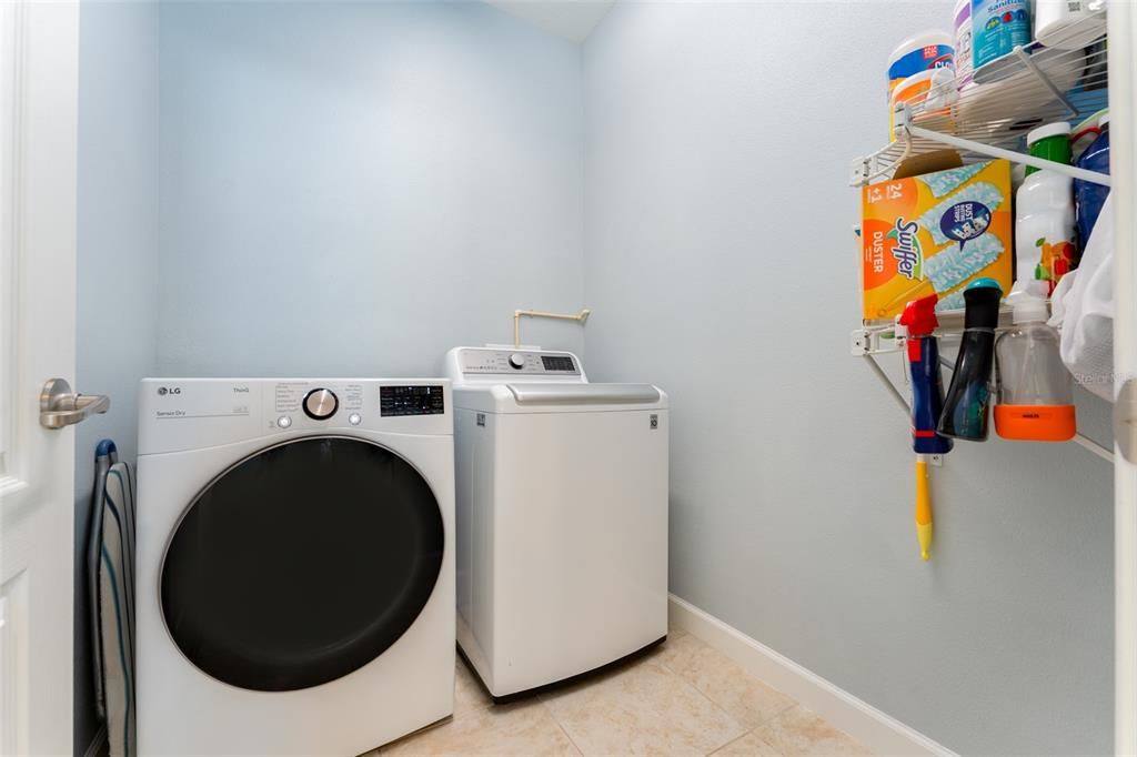 For Sale: $380,000 (4 beds, 3 baths, 2286 Square Feet)