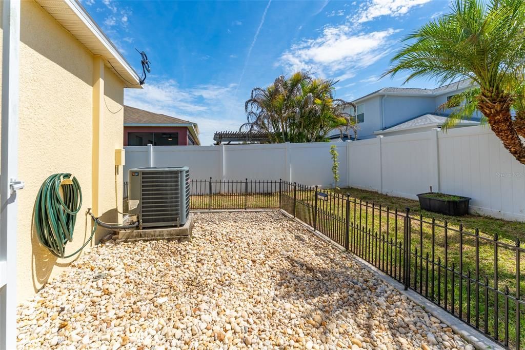 For Sale: $380,000 (4 beds, 3 baths, 2286 Square Feet)