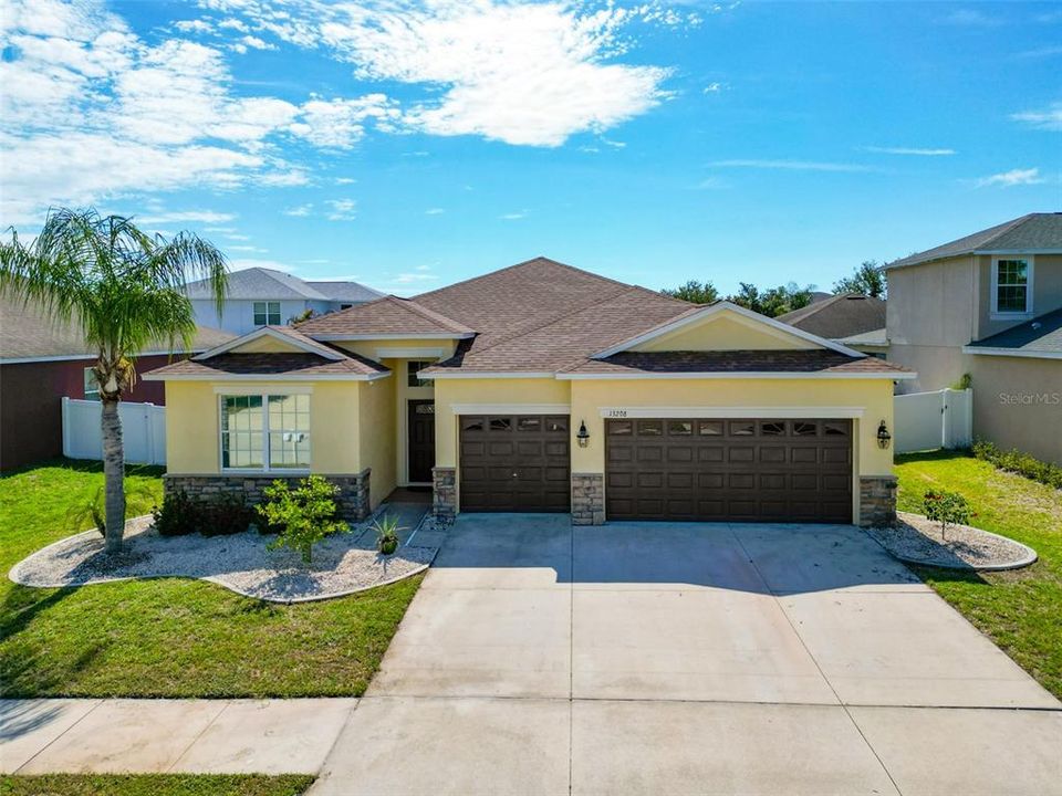 For Sale: $380,000 (4 beds, 3 baths, 2286 Square Feet)
