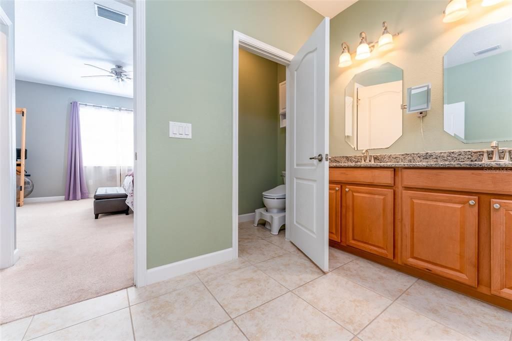 For Sale: $380,000 (4 beds, 3 baths, 2286 Square Feet)