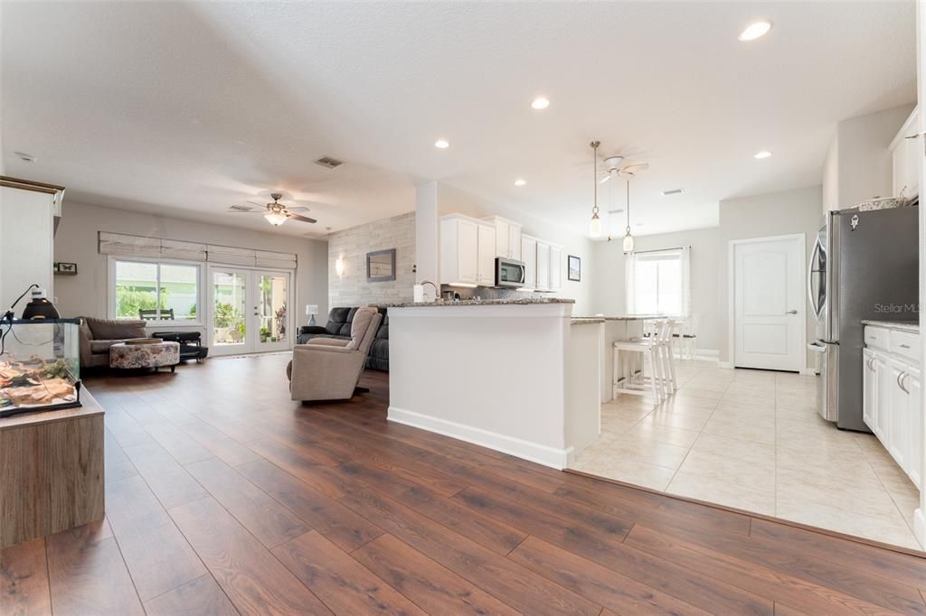For Sale: $380,000 (4 beds, 3 baths, 2286 Square Feet)