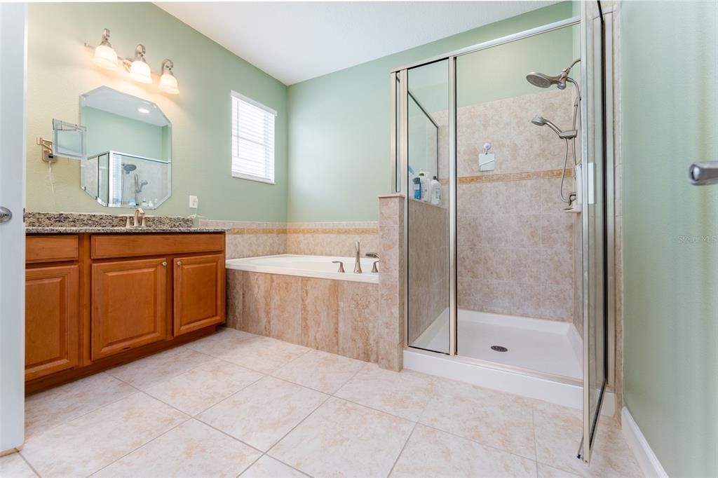 For Sale: $380,000 (4 beds, 3 baths, 2286 Square Feet)