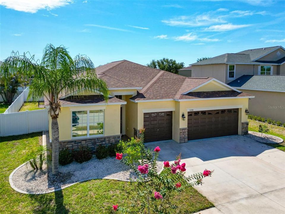 For Sale: $380,000 (4 beds, 3 baths, 2286 Square Feet)