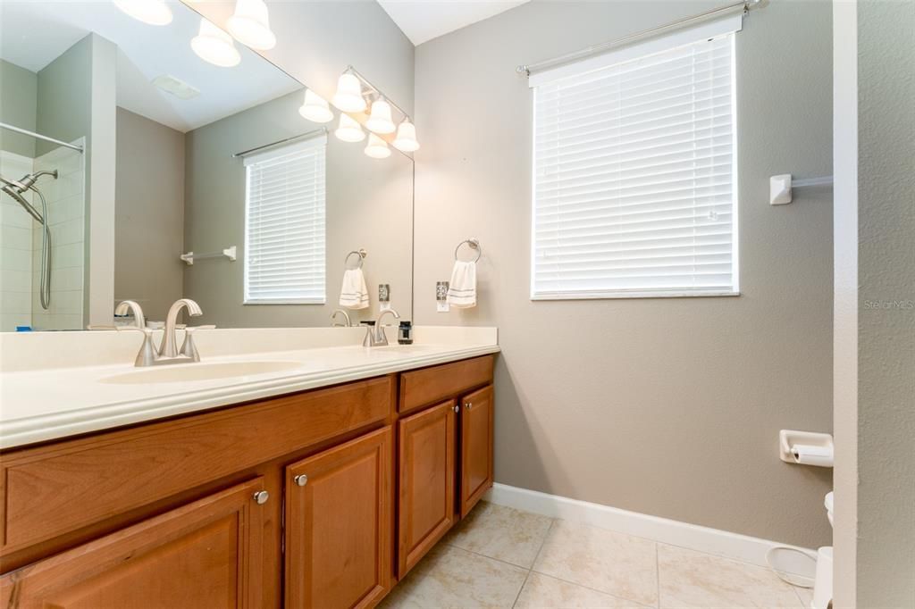For Sale: $380,000 (4 beds, 3 baths, 2286 Square Feet)