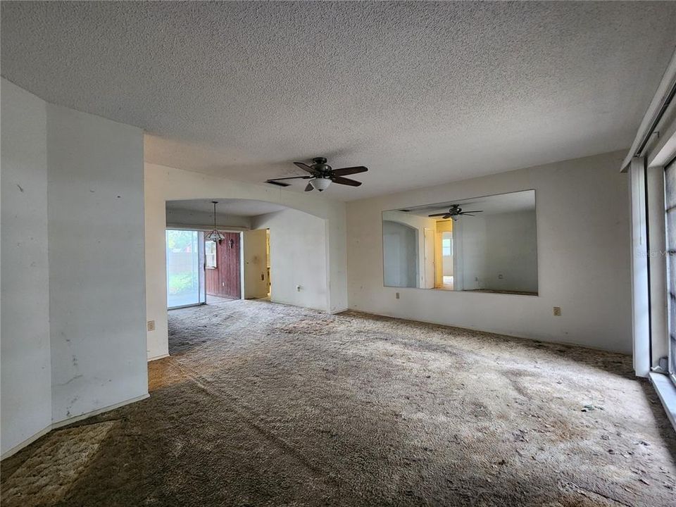 For Sale: $330,000 (3 beds, 2 baths, 1463 Square Feet)