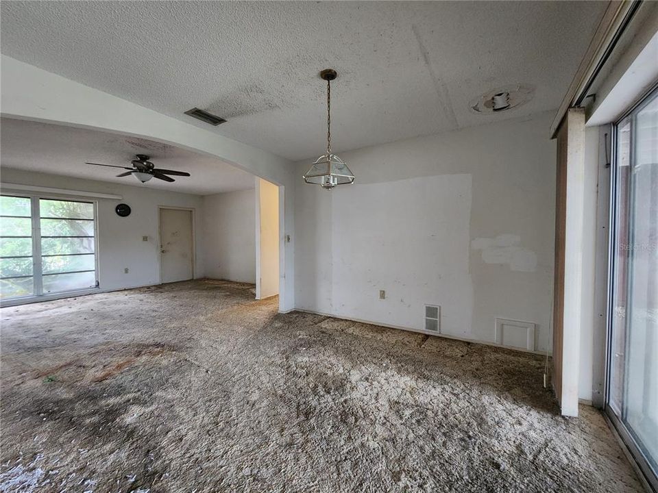 For Sale: $330,000 (3 beds, 2 baths, 1463 Square Feet)