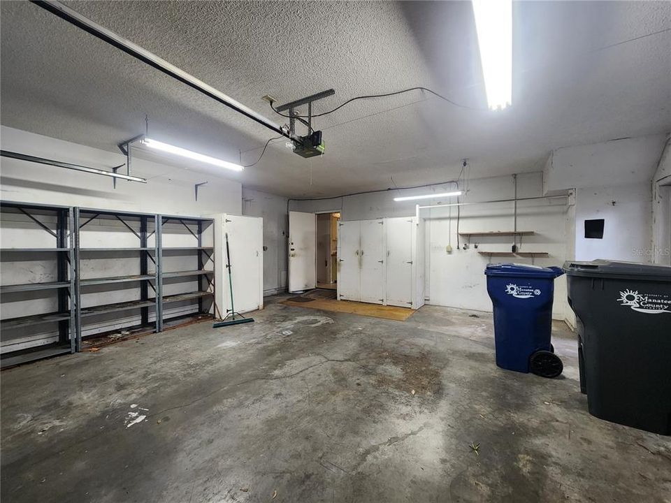 For Sale: $330,000 (3 beds, 2 baths, 1463 Square Feet)