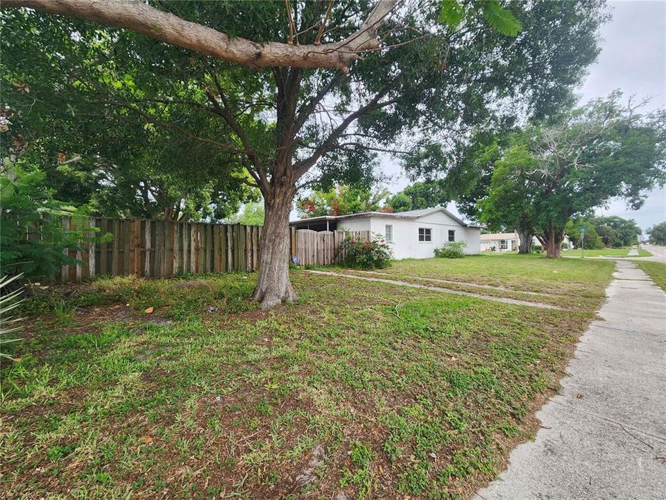 For Sale: $330,000 (3 beds, 2 baths, 1463 Square Feet)