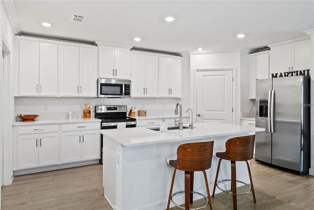 For Rent: $2,100 (2 beds, 2 baths, 1615 Square Feet)