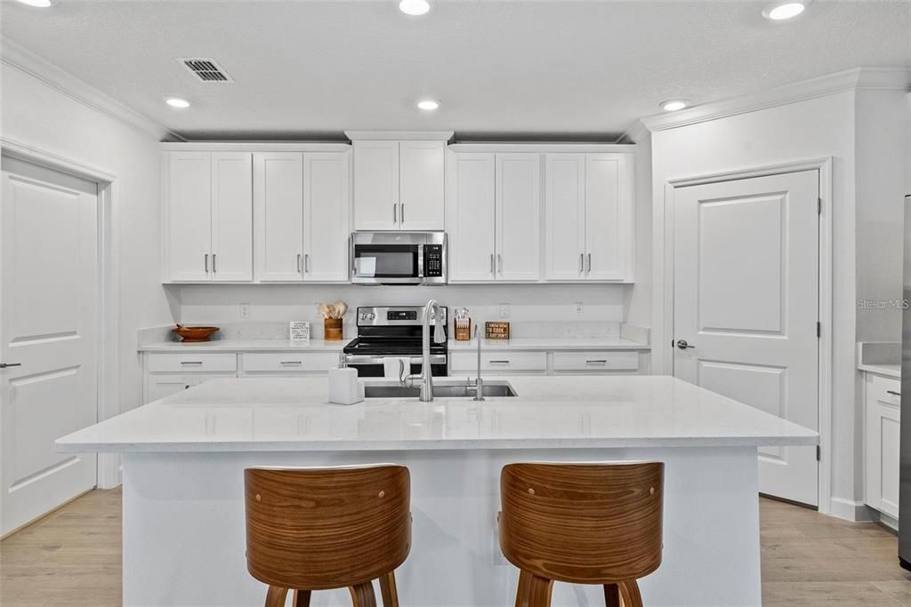 For Rent: $2,100 (2 beds, 2 baths, 1615 Square Feet)