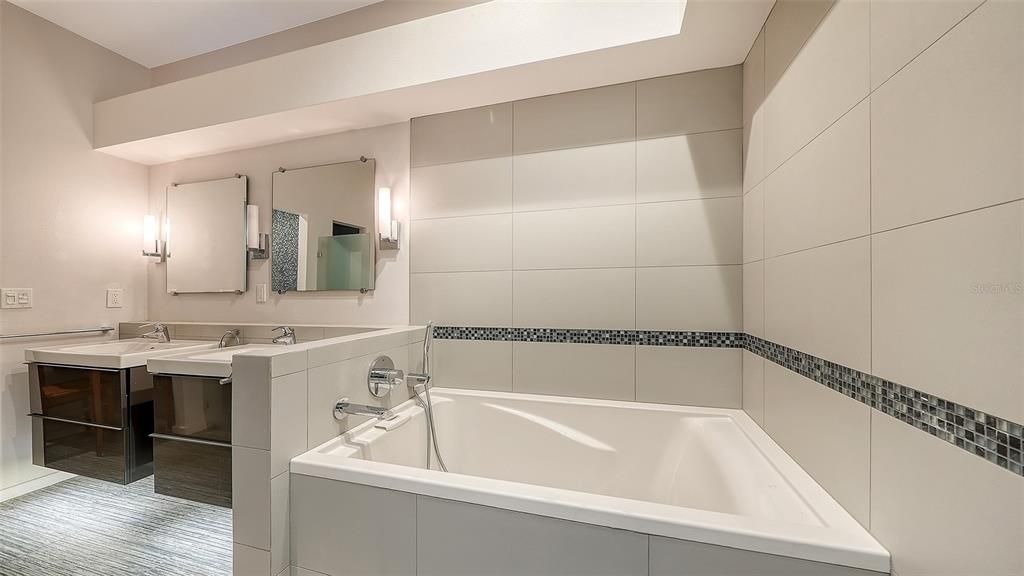 For Sale: $749,000 (3 beds, 2 baths, 2606 Square Feet)