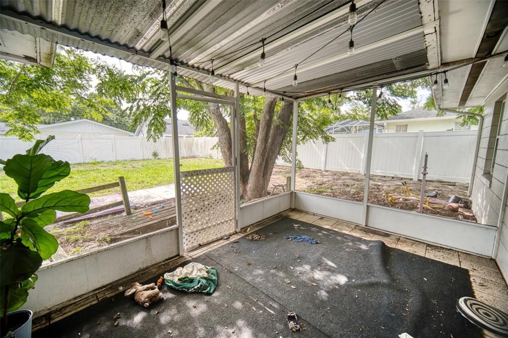 For Sale: $175,000 (3 beds, 1 baths, 1341 Square Feet)