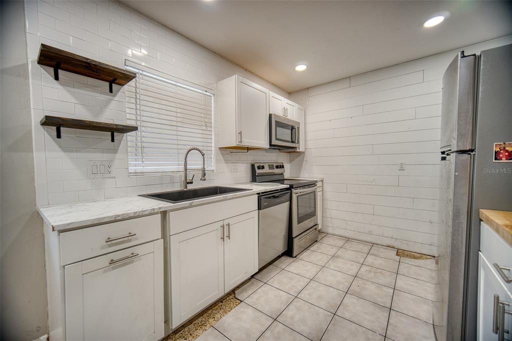 For Sale: $175,000 (3 beds, 1 baths, 1341 Square Feet)