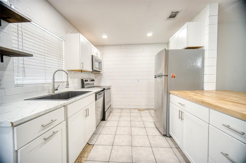 For Sale: $175,000 (3 beds, 1 baths, 1341 Square Feet)