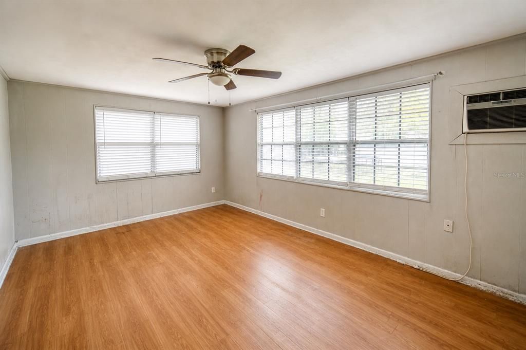 For Sale: $175,000 (3 beds, 1 baths, 1341 Square Feet)