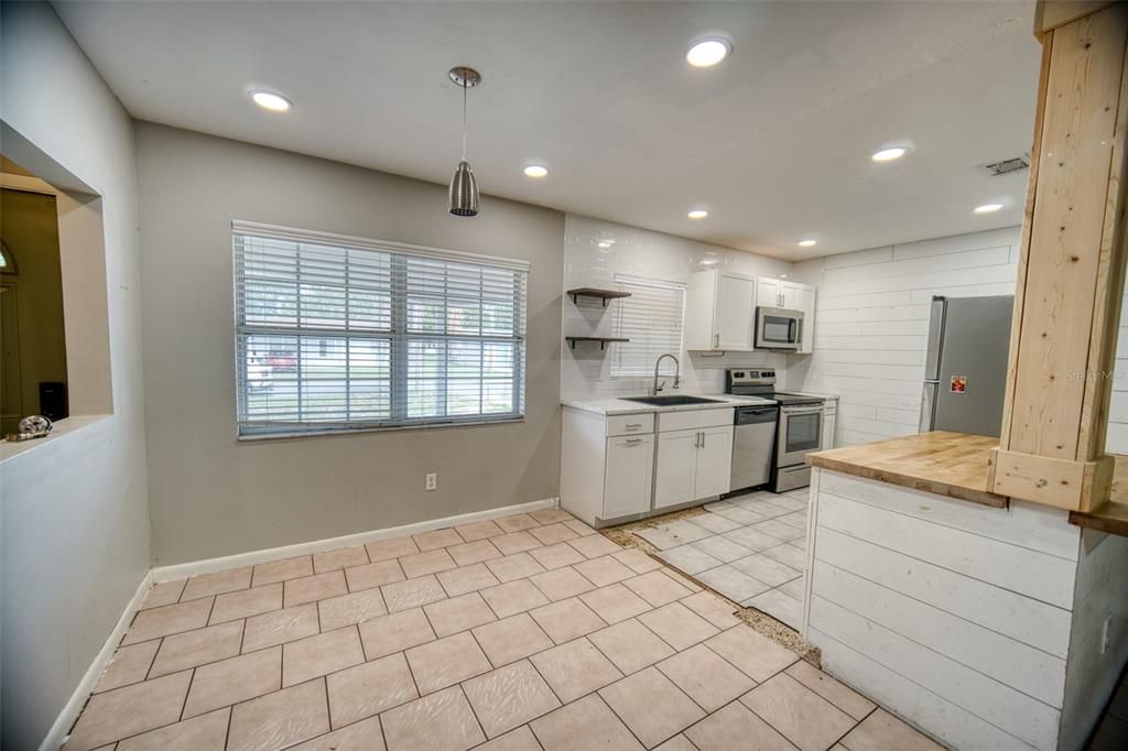 For Sale: $175,000 (3 beds, 1 baths, 1341 Square Feet)