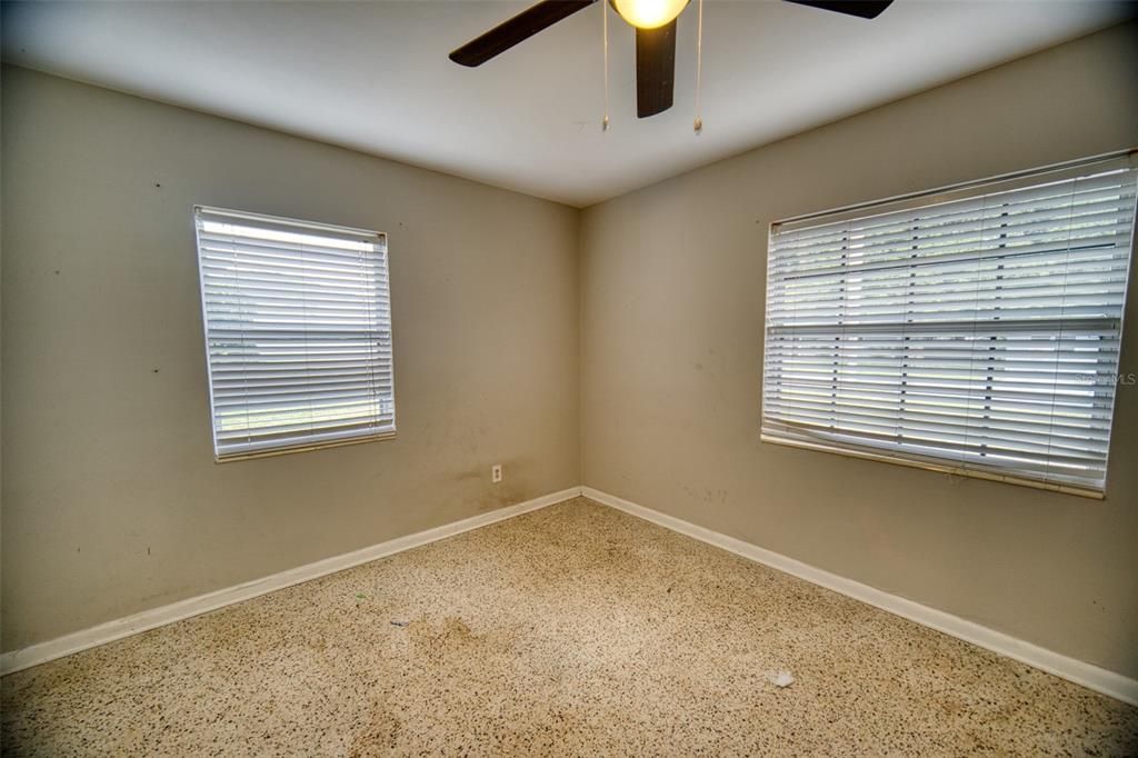 For Sale: $175,000 (3 beds, 1 baths, 1341 Square Feet)