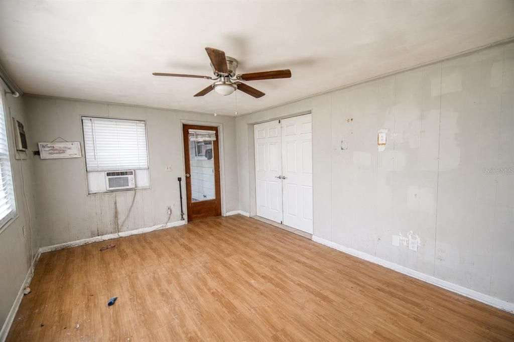 For Sale: $175,000 (3 beds, 1 baths, 1341 Square Feet)