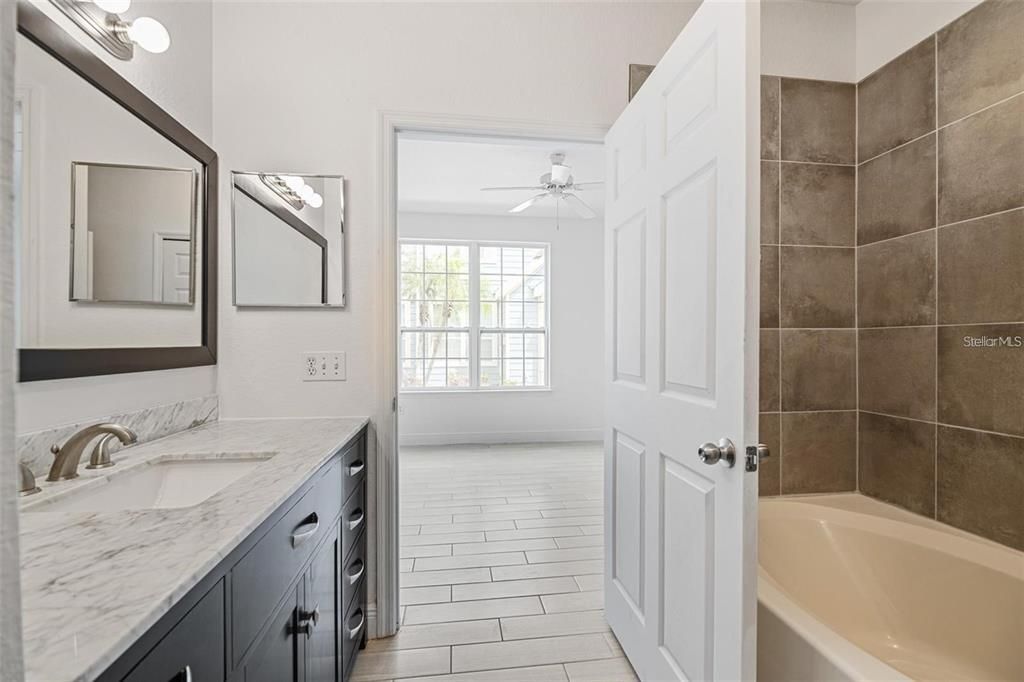 For Rent: $2,050 (2 beds, 2 baths, 1112 Square Feet)