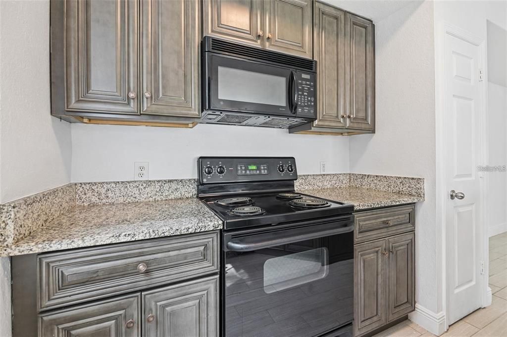 For Rent: $2,050 (2 beds, 2 baths, 1112 Square Feet)