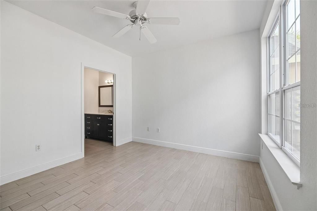 For Rent: $2,050 (2 beds, 2 baths, 1112 Square Feet)